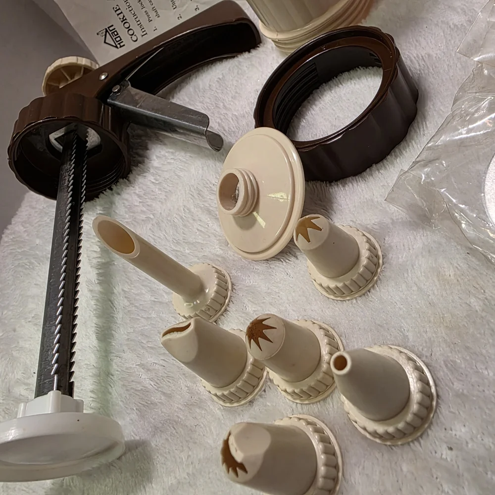 Vintage Hoan Cookie & Decorating Press 1979‎ 3 Discs 6 nozzles Style 25151